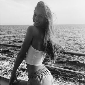 Meet your Posher, Anya